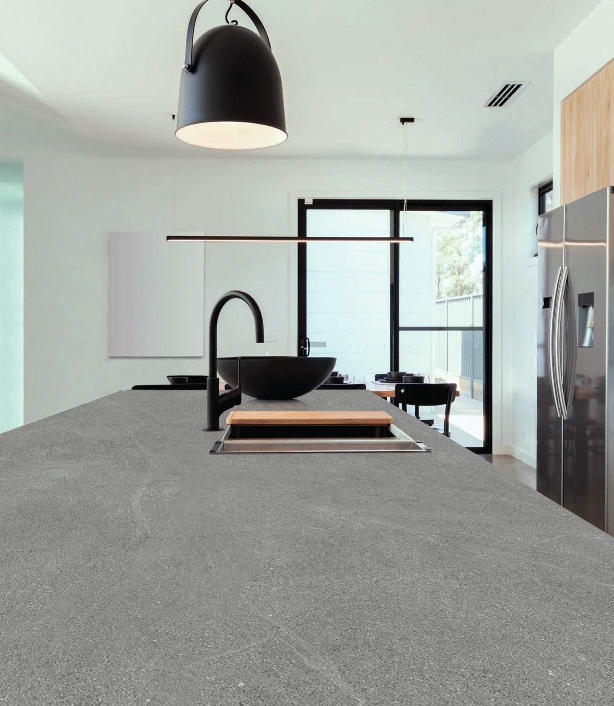 Ambiente con porcelánico Arklam Manhattan Grey, foto del catálogo de Arklam