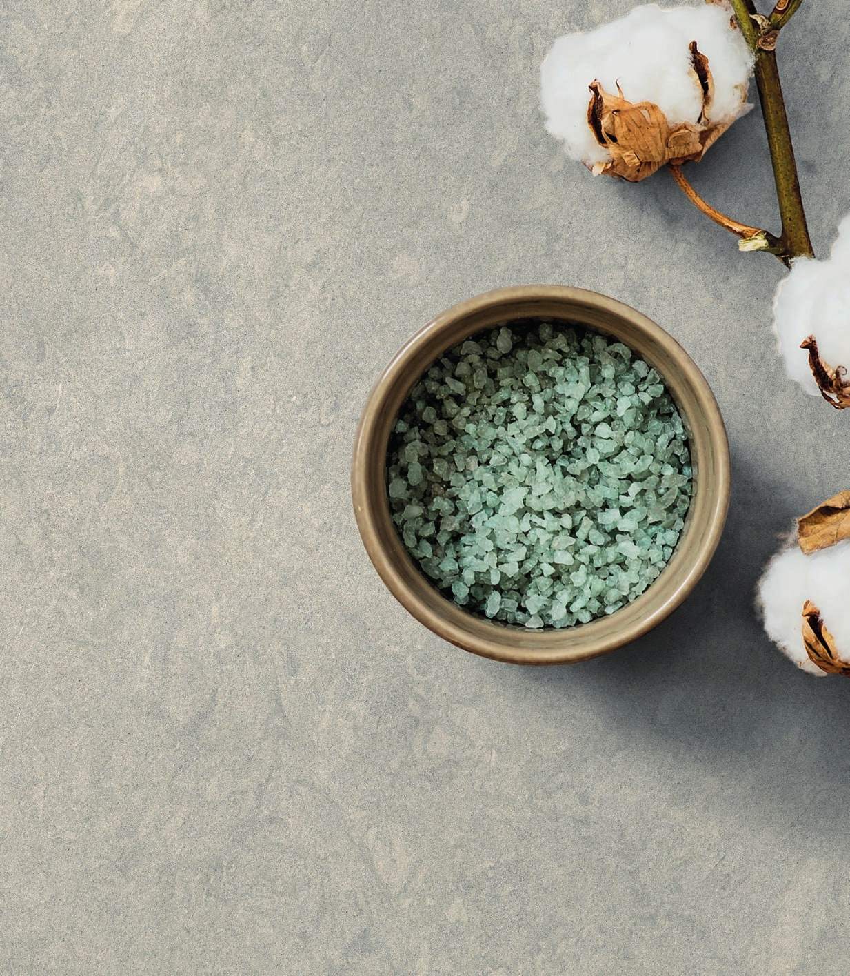 Ambiente con porcelánico Arklam Bateig Blue, foto del catálogo de Arklam