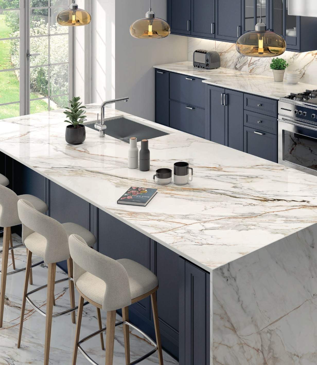 Ambiente con porcelánico Arklam Calacatta Paonazzo, foto del catálogo de Arklam