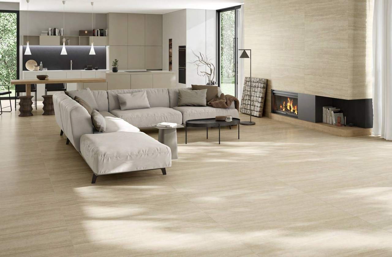 Ambiente con baldosas ITT Travertine Navona, foto del catálogo de ITT Ceramic